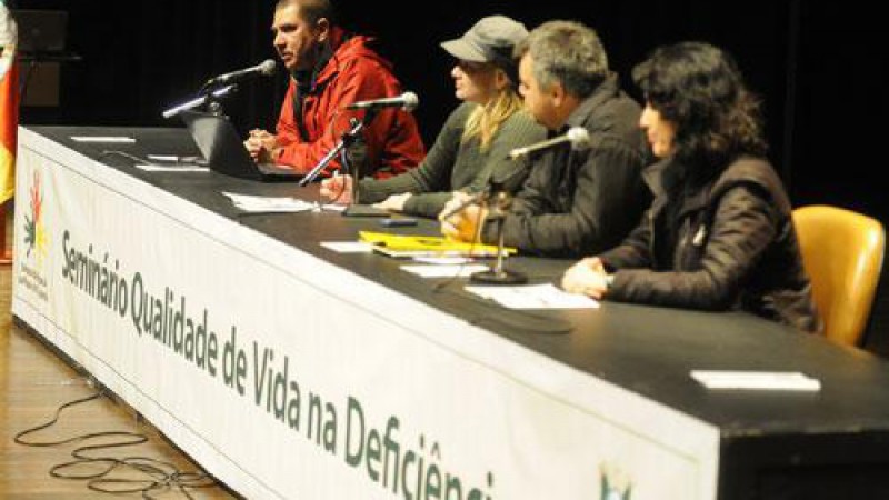 Mesa de abertura do seminário. Crédito: VINICIUS RORATTO