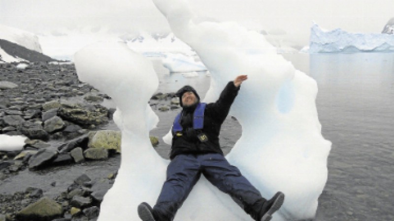Entre os locais inusitados visitados pelo britânico Tony Giles, está a Antártica, em janeiro e fevereiro deste ano. Foto: Zero Hora.