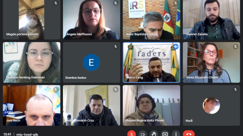 #PraTodosVerem Instantâneo da reunião virtual . São apresentadas 12 janelas, em três linhas de quatro colunas. Dez das câmeras estão abertas, com a imagem dos interlocutores.