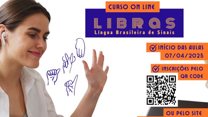 Card- Fundo em transparência onde aparece uma mulher jovem, com cabelos amarrados, fone de ouvido e acenando em frente a um computador ao redor varios sinais em livbras desenhados em azul, em sua frente em cima da mesa caderno e uma xicara. No lado direito tem as seguintes informações em laranja e azul escuro - CURSO ON LINE LIBRAS - LÍNGUA BRASILEIRA DE SINAIS- abaixo uma imagem dizendo que o mesmo é gratuito ( como se fosse um carimbo)- segue o texto abaixo: INÍCIO DAS AULAS 07/04/2025 - INSCRIÇÃO PELO QR CODE ( E AFOTO DO QR CODE AO LADO) OU PELO SITE WWW.FADERS.RS.GOV.BR- AULA INAUGURAL ÁS 10H PELO GOOGLE MEET- abaixo as logos da Faders e da Secretaria de Desenvolvimento Social. Fim da descrição.